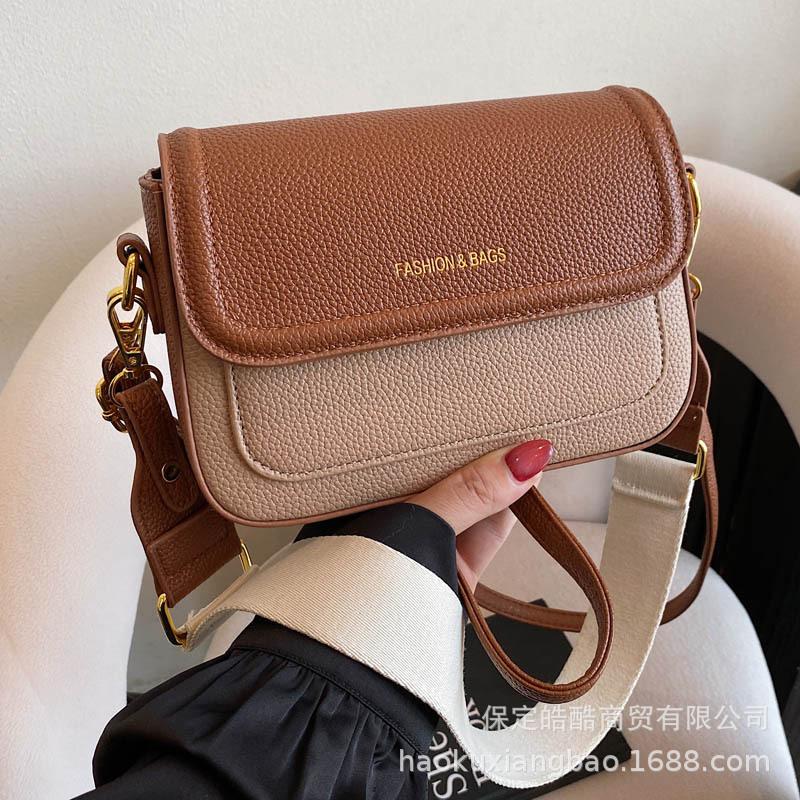 This year's popular bag women's 2025 new fashion versatile shoulder bag high-end texture commuter messenger small square bag