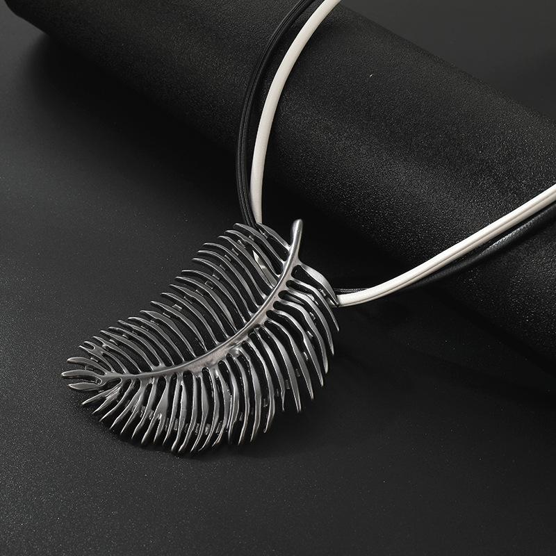 Modne naszyjniki dla kobiet biżuteria