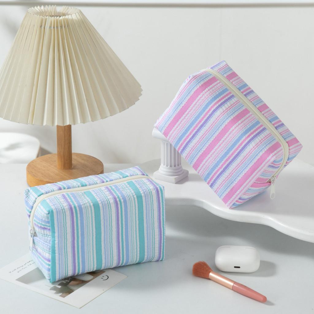 Polyester Striped Makeup Bag For Women With Storage Compartment Travel Organizer