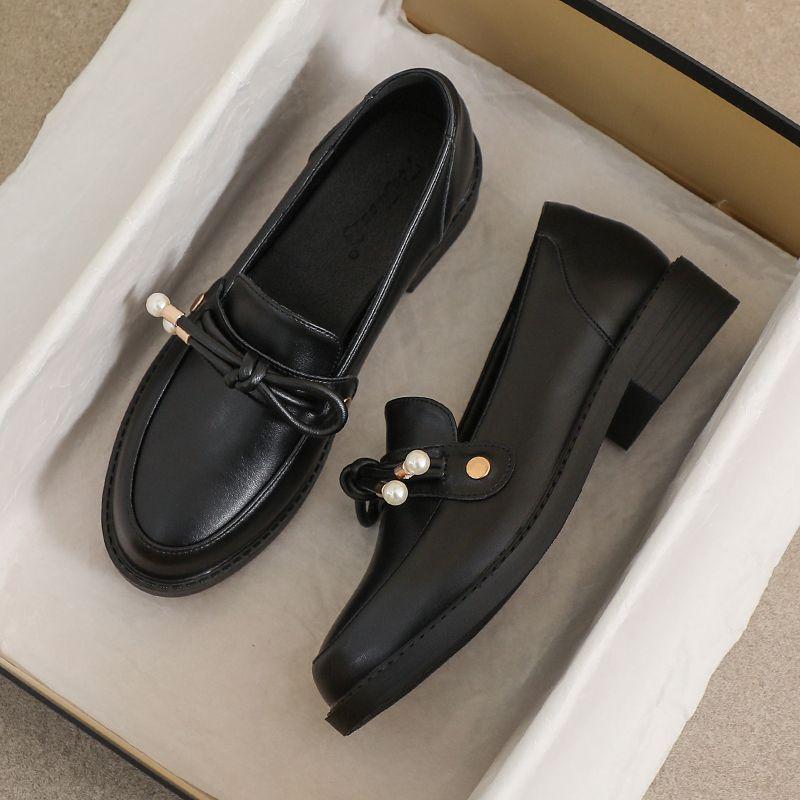 Leather small leather shoes women's new spring flat bottom comfortable black work soft bottom spring and autumn