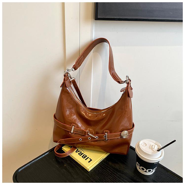 IELGY Ladies Bucket Bag Retro Large Capacity All-Match Casual One-Shoulder Simple Commuter Tote