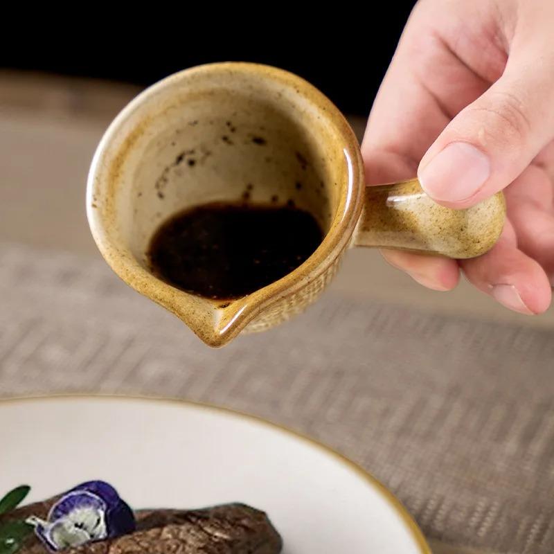 Ceramic Sauce Bucket Milk Pot with Handle Sauce Pot Sauces Dish Dipping Sauce Dish Milk Cup Dessert Bowl Snack Plate Gravy Boats