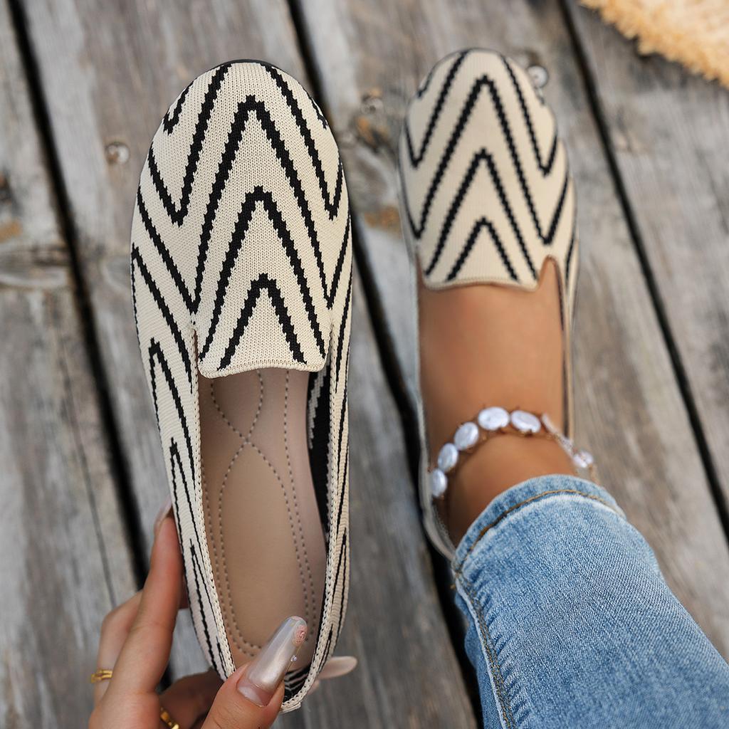Fashion Women Flats 2025 Fashion Casual Loafers Spring Autumn Flat Shoes Women Pointed Knitting Elastic Loafers Comfortable Flat Shoes