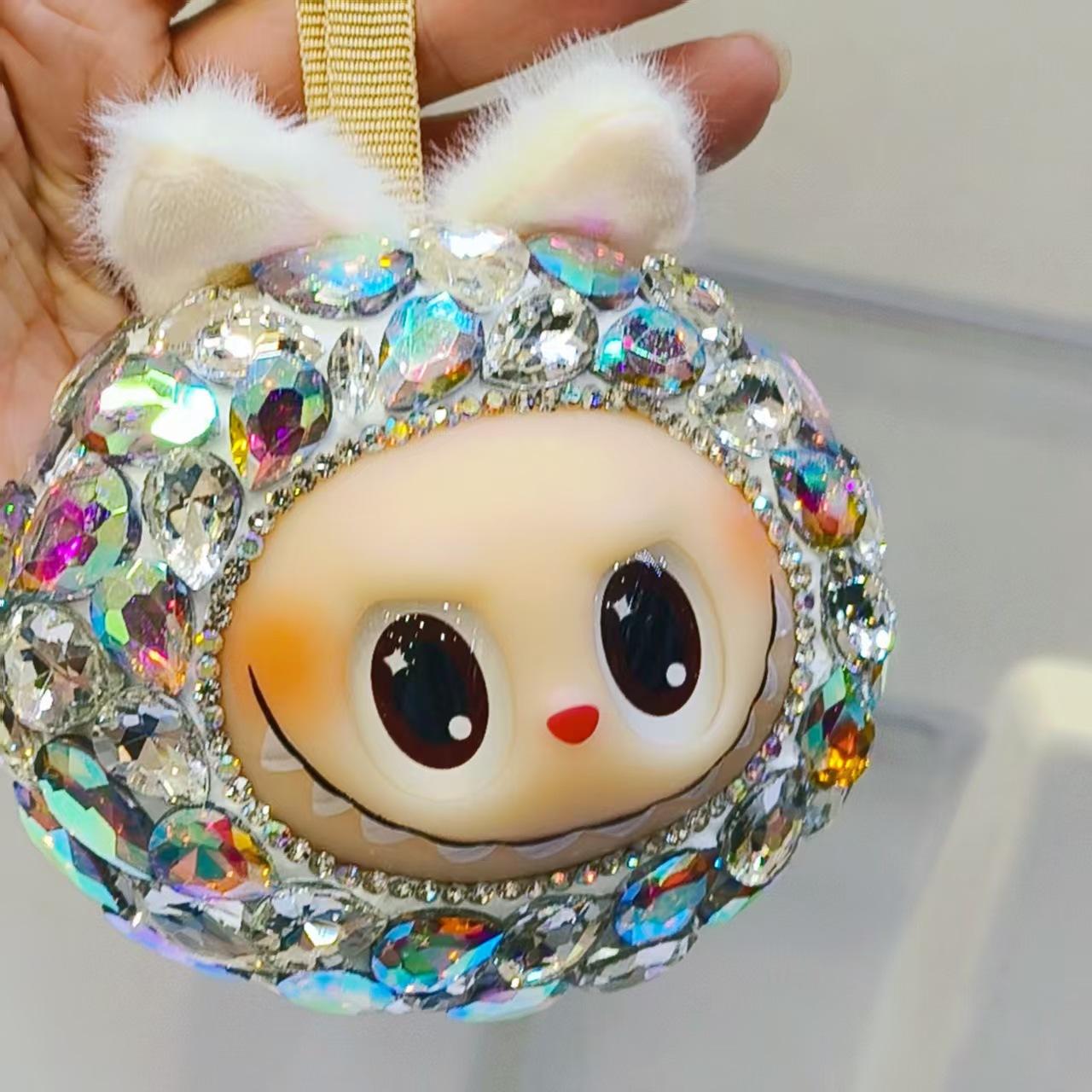 

Diamond-Studded Plush Pendant with a Squishy Head – Your Cutest Bag Charm Ever! білий