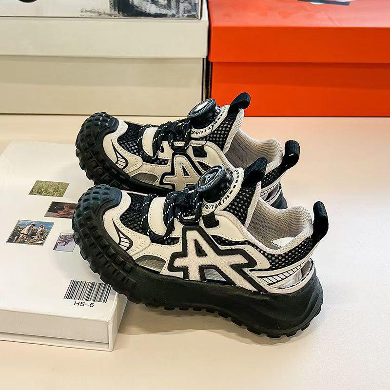 2026 New Summer Breathable Mesh Hiking Shoes for Boys