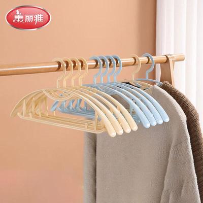 Prodotti per il bucato – Grucce e appendini