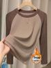 Women's Color-Block Long-Sleeve T-shirt with Raglan Sleeves, Round Neck, and Thick Brushed Cotton for Layering.