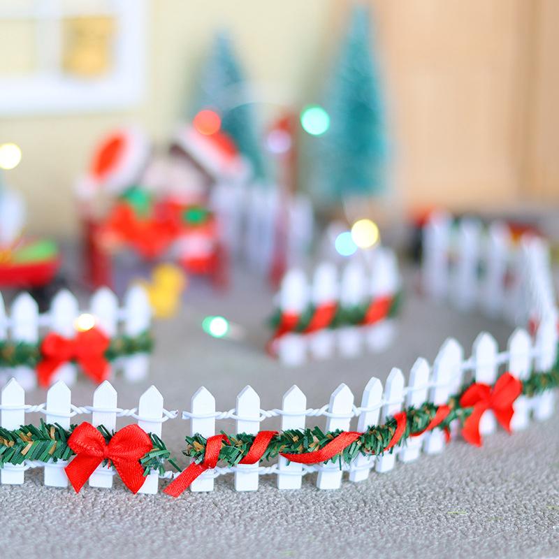 4Pcs/set 1/12 Dollhouse Mini Wooden Fence Model Doll Home Christmas Day Scene Decor Dolls House Micro Garden Courtyard Decor Toy