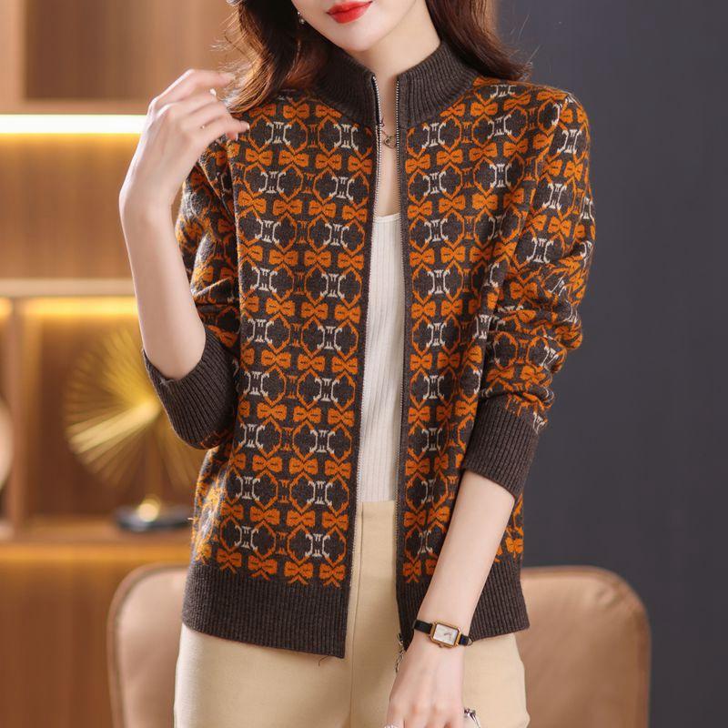 

Весенне-осенний ретро жаккардовый свитер на молнии со стойкой воротником, женская одежда для среднего возраста, модный, зарубежный, универсальный, контрастного цвета, вязаный One Size F