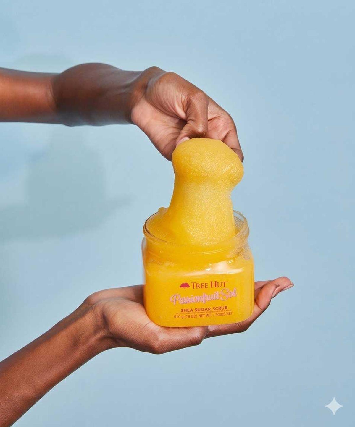 Tree Hut Body Scrub Passion Fruit Brush 510g