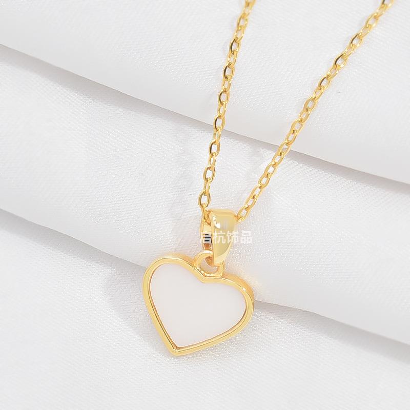 Wind Fritillary Love Necklace Female Fresh Simple Versatile Heart Pendant Clavicle Chain With Accessories