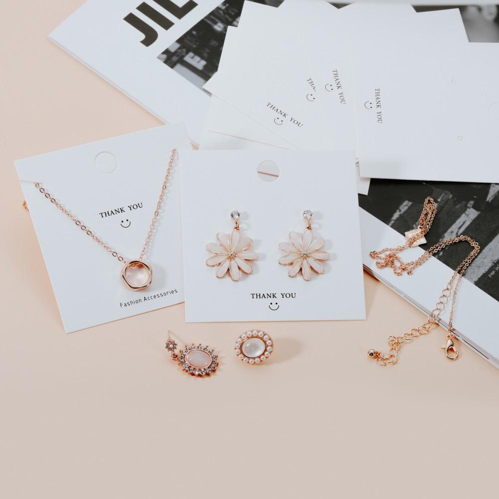 50pcs 8*8cm Square Display Cards Earrings Necklaces Hang Tag Ear Studs Paper Card For DIY Jewelry Classic Clip Accessories