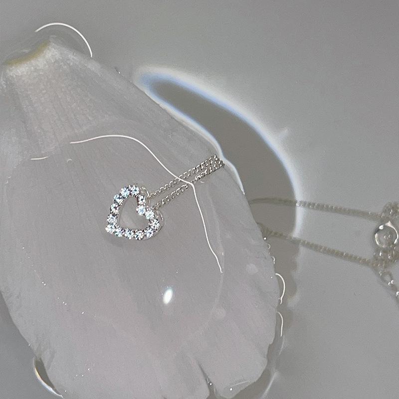 

Ожерелье Love, женское, простой дизайн, с цирконием, в форме сердца, прочная цепочка из нержавеющей стали, складывающаяся на ключицу