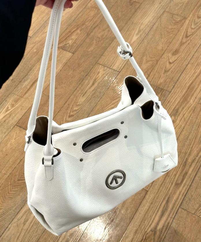 

Arrow bag tote CARRY tote bag large capacity single shoulder diagonal cross crossbody first layer new versatile light luxury