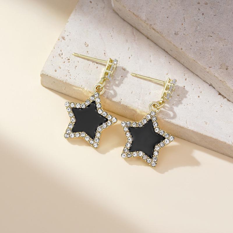 European & American Retro Black Enamel Heart Diamond Stud Earrings for Women
