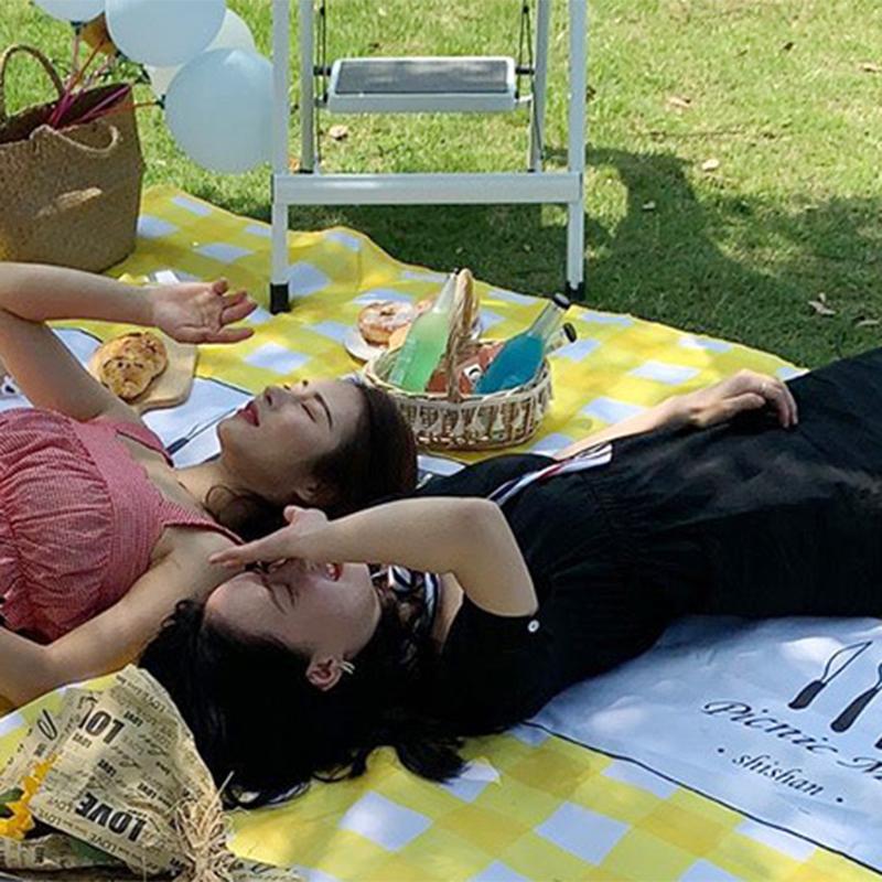 Piknik Örtüsü İskandinav Tarzı Ekose Kalınlaştırılmış Oxford Kumaşı Katlanabilir Piknik Matı Çok Oyunculu İçin