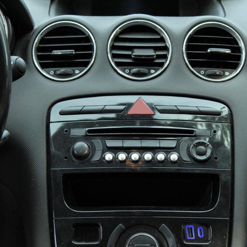 Universal Car Phone Chargers For Vehicle With USB Type C Ports 36W Output Quick Charge Function Charging Adapter