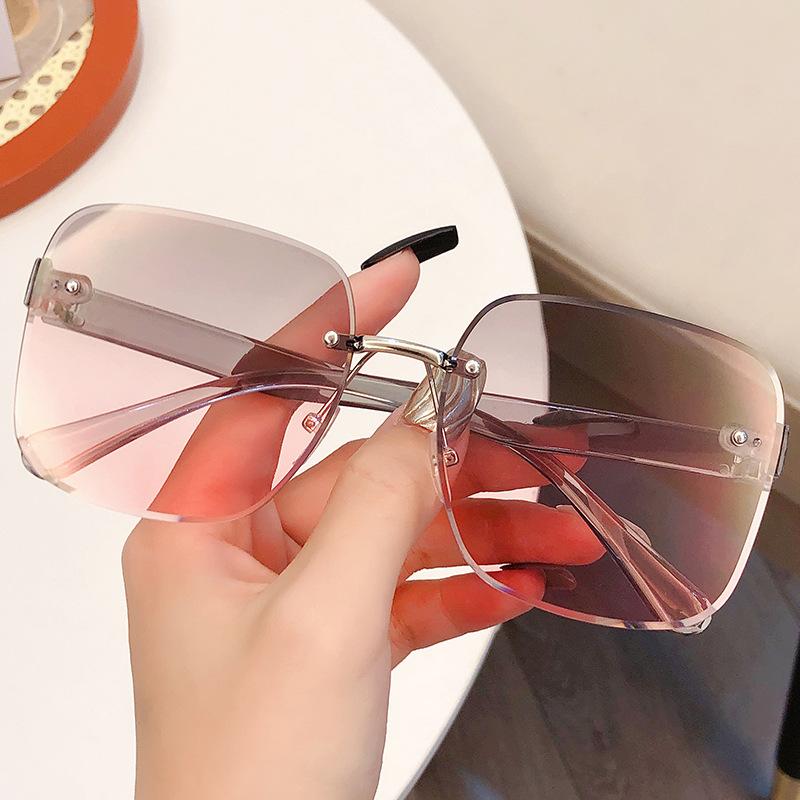 Luxury Gradient Sunglasses Women Metal Curved Eyewear Rimless Fashion UV400 Protection Gafas De Sol