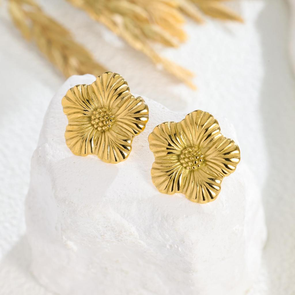 French fashion design sunflower stud earrings popular retro titanium steel earrings women's autumn and winter versatile