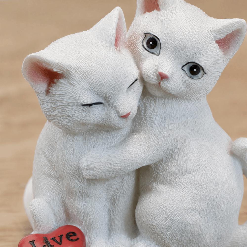 Stable Outer Coating Finish Resin Cat Figurine for Garden and Shelf