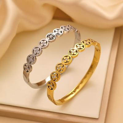 Pulsera de Trébol de Cuatro Hojas de Alta Gama con Cierre Calado e Incrustaciones de Diamantes