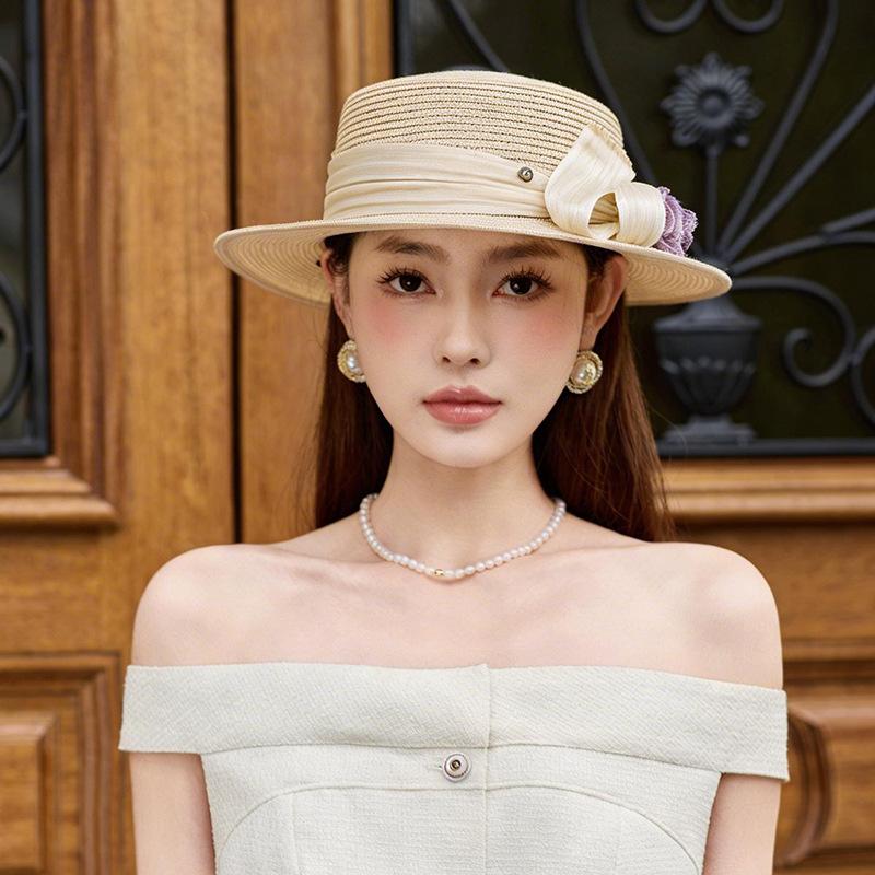 Nouveau chapeau de paille d'été pour femmes, style français haut de gamme rétro Hepburn, chapeau de soleil à large bord, protection solaire pour visage fin