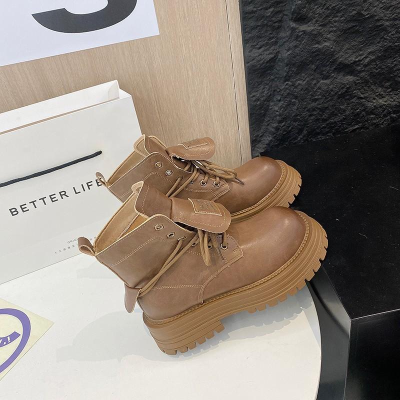 Martin boots women's British style 2025 autumn new letter lapel tooling locomotive boots lace-up thick-soled big yellow boots