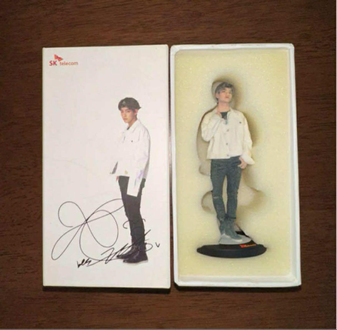 

[Б/У] BTS SK Telecom Официальная фигурка Тэхён V