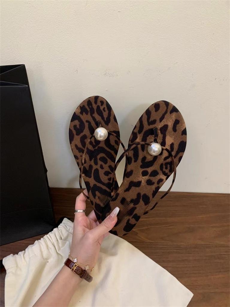 Flat-bottomed Flip-flops Shoes Women's Shoes New Outer Wear Beach Small Sandals Soft-soled Sandals