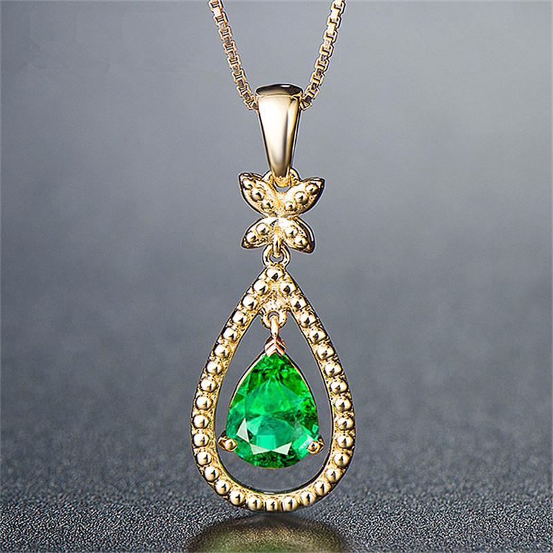 Green Stone Pendant Necklace 