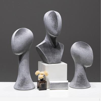 Aparatos de costura y tejido – Maniquíes