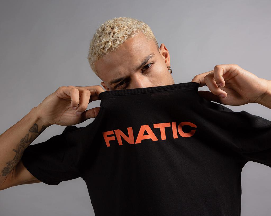 FnaticGear Team Title T-Shirt, Black, Small, FNC089, Crest Wordmark Short Sleeve T-Shirt, Black, Small, XX3016