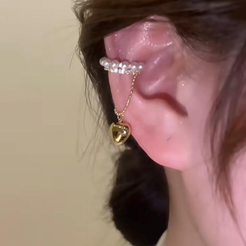 Korean Heart Rhinestone No-Pierce Ear Cuff Earrings for Women - Summer 2022 Collection