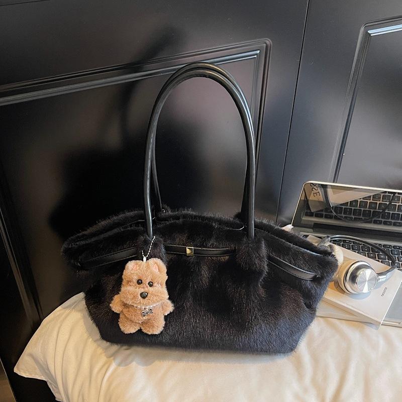 

Осень-зима 2025 новая плюшевая сумочка женская милая леди темперамент пушистая женская сумка высокая ценность большая вместимость сумка