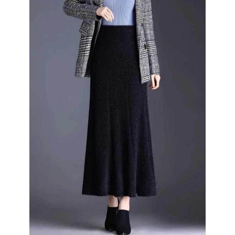 Women's High-Waisted Fishtail Velvet Skirt - Mid-Length Slimming Design for Autumn and Winter