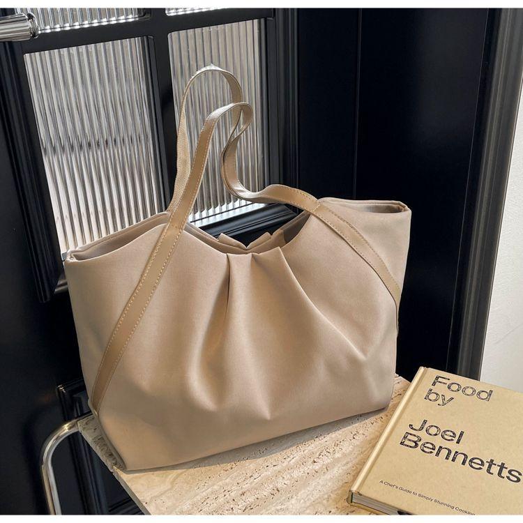 

Простая и легкая облачная сумка-тоут в корейском стиле, холщовая сумка, нишевая, большой вместимости, для поездок на работу, кроссбоди, на плечо хаки