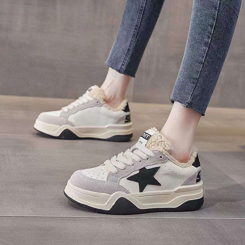 

Little white shoes new velvet casual versatile thick baseplate shoes 2025 winter women s shoes warm stars 40 бежевый