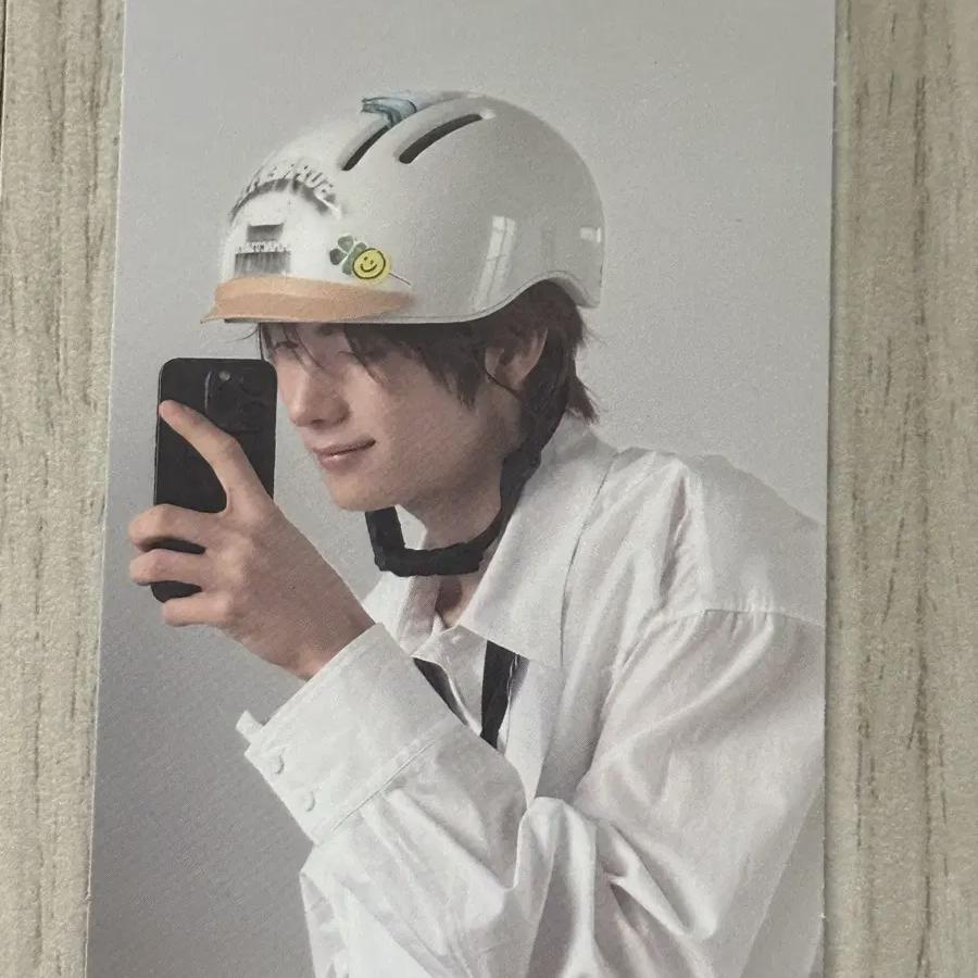 

Tours Gifted Photocard