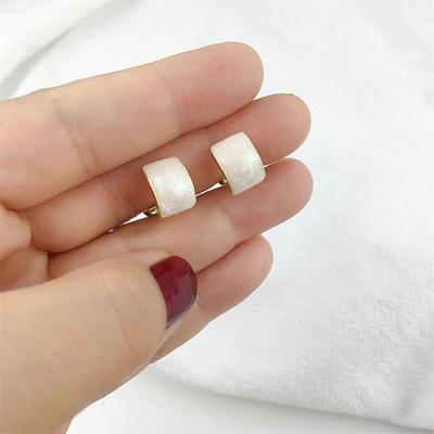 White Ear Clips Without Ear Holes Geometrically Curved Semi-circular Ear Rings Retro Earrings for Women
