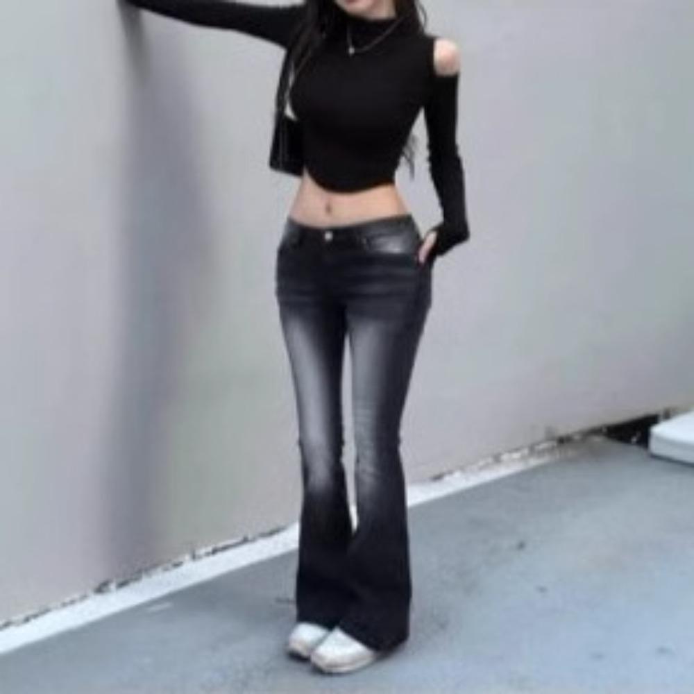 Women's Low Rise Flared Jeans Slim Fit Vintage Denim Pants Medium Stretch Long Bootcut Jeans With Built-In Hip Enhancing Washed Design