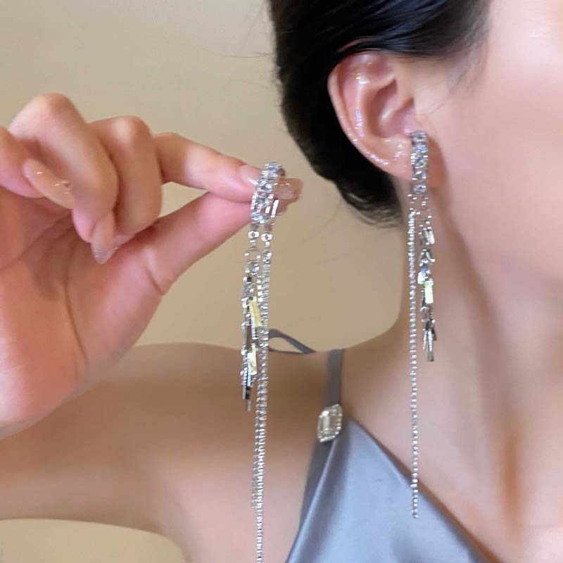 Fashion Long Tassel Zircon Crystal Ear Clip for Women Punk Geometric Metal Rectangular Sequin Pendant Ear Clip Earrings Jewelry
