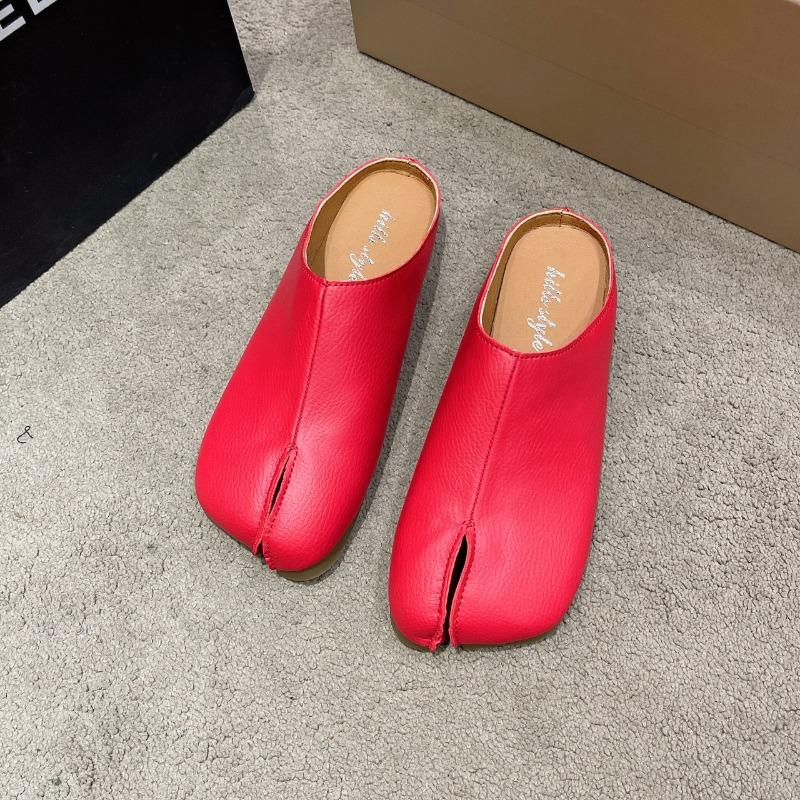 Summer And Autumn New Fashion Trend Split Toe Half-slip Small Leather Shoes Women's Soft Sole Comfortable Wrap-around Slippers