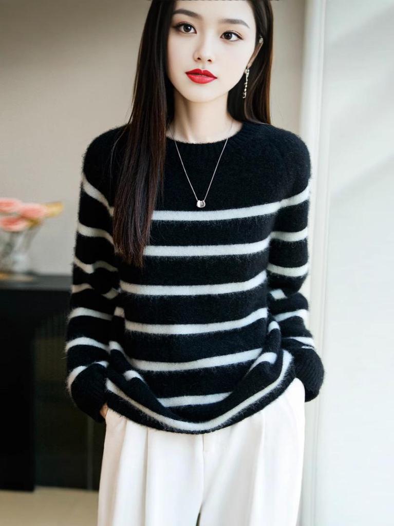 Women's 2025 Autumn/Winter Striped Round Neck Wool Sweater – Loose, Fashionable, Thickened, Soft, Lightweight Inner Layer