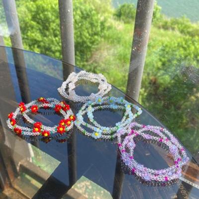Women's Beaded Kitsch Look Flower Translucent Bracelet