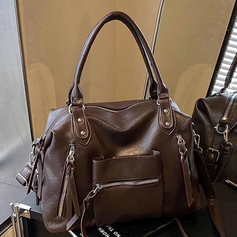 Large capacity American retro shoulder tote bag 2025 autumn new foreign style commuter oblique span bag portable underarm bag
