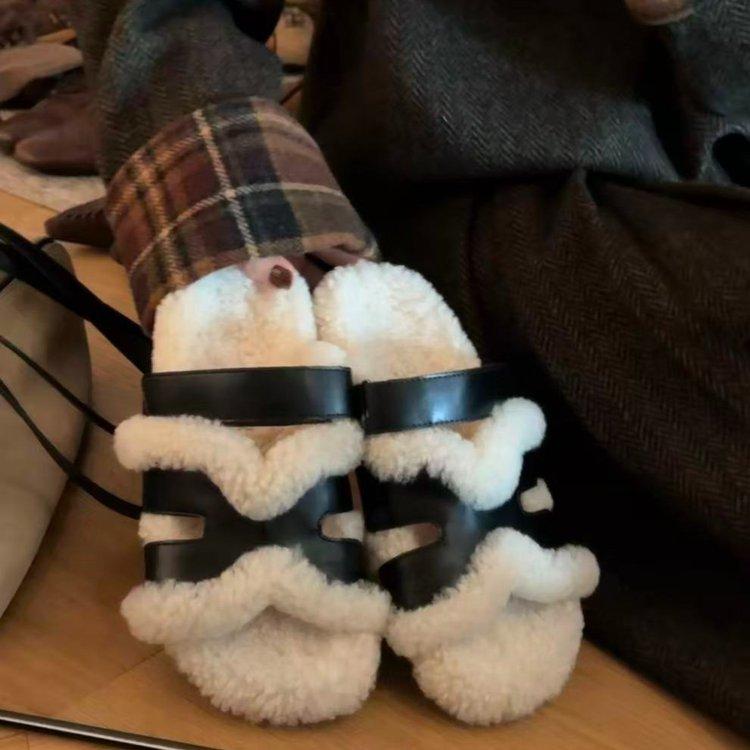 

Autumn and winter rolled lamb slippers 2025 autumn new versatile fur integrated warm leisure word with fluff slippers 35