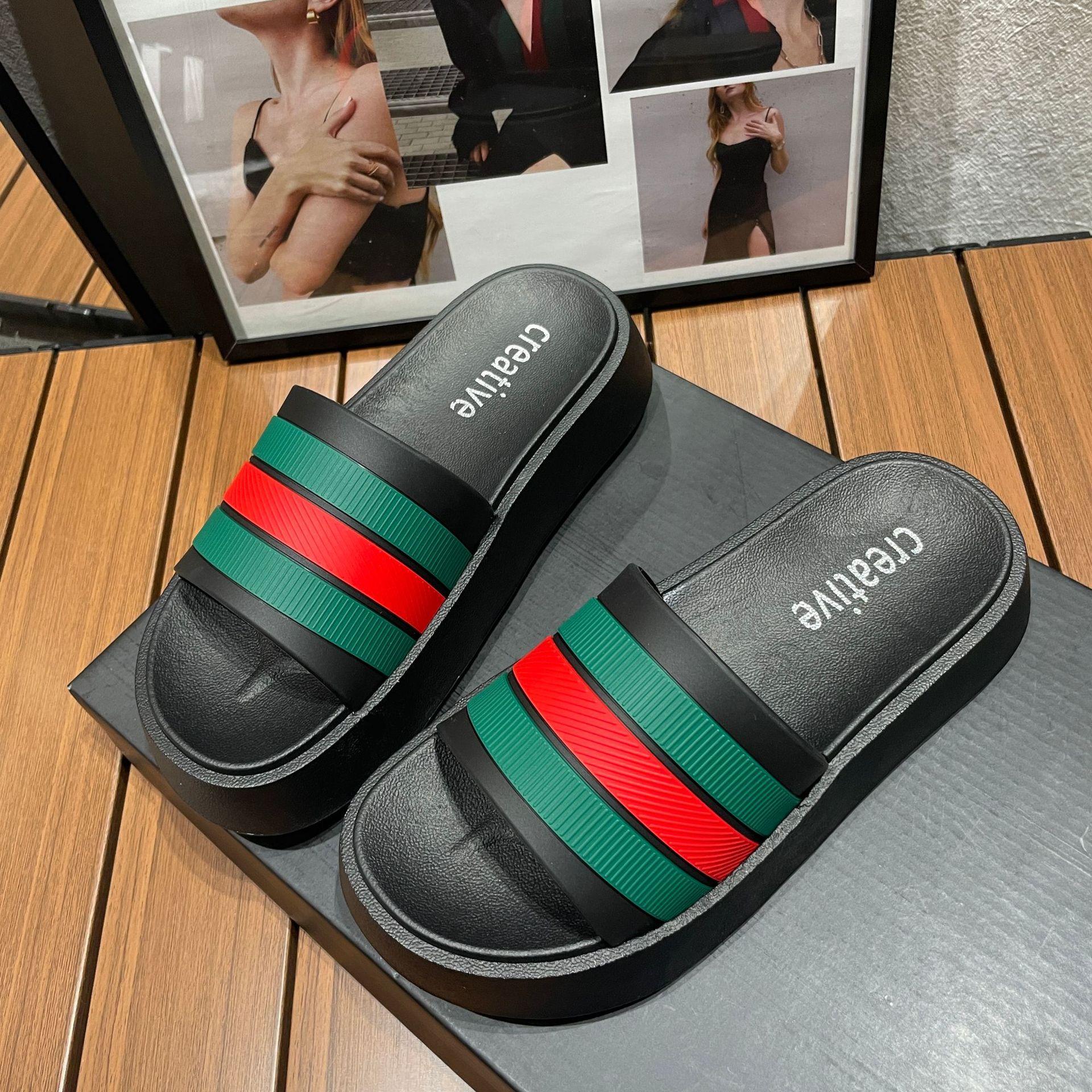 

Тапочки для женщин, летние, толстые, однотонные, классные, тапочки для ванной, нескользящие, для ванной, пляжная обувь для пары, верхняя одежда 36