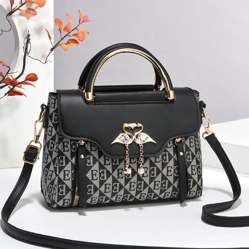 Premium Texture Embossed Bag Women's 2025 New Trendy Fashion Portable Small Square Bag Versatile Ins Shoulder Messenger Bag