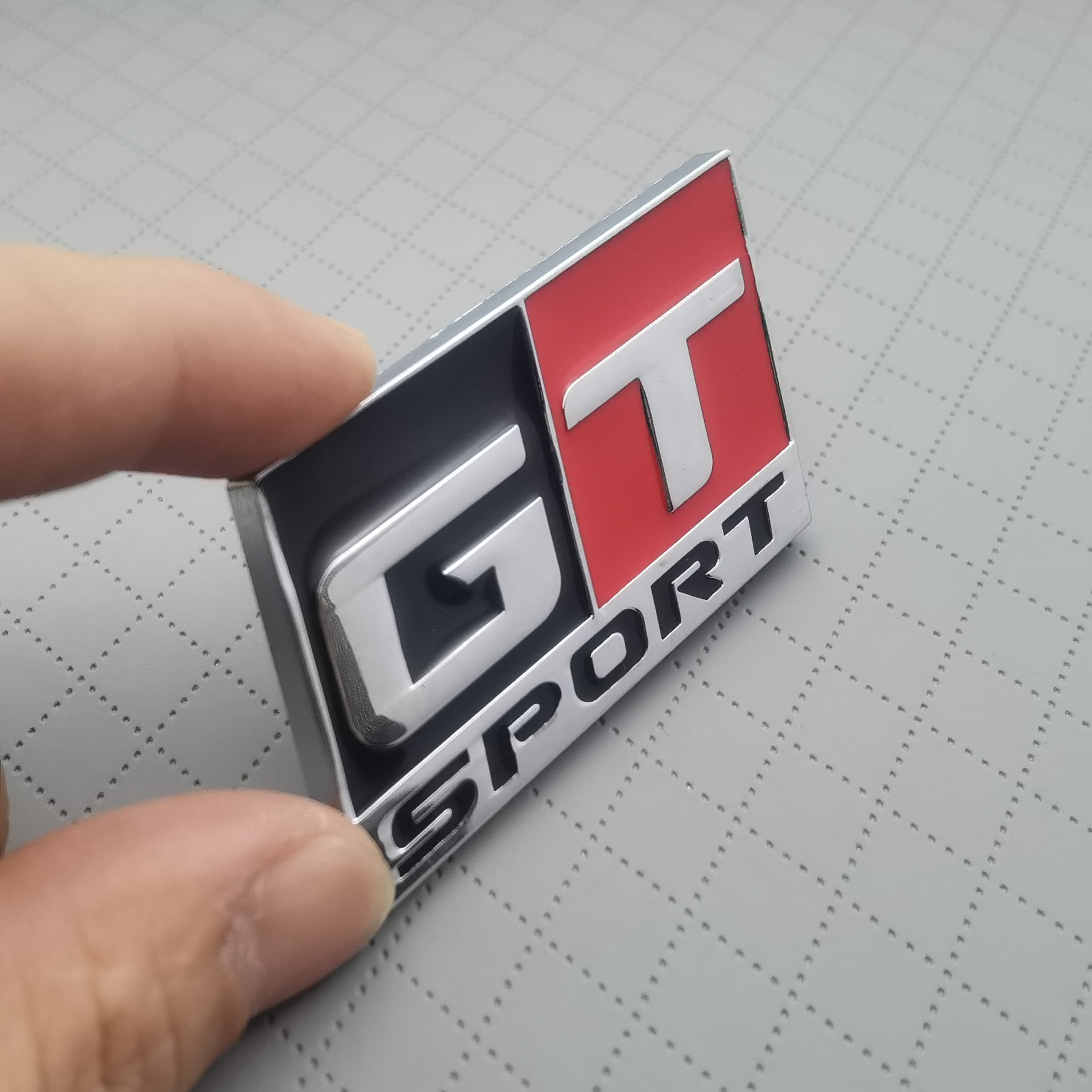 

1 шт. 3D Металлический Логотип GT SPORT Значок на Переднюю Решетку Радиатора Автомобиля, Наклейка-Эмблема на Боковое Крыло, Задний Багажник для Стайлинга Кузова Автомобиля, Декоративные Аксессуары Badge Sticker красный/серебряный