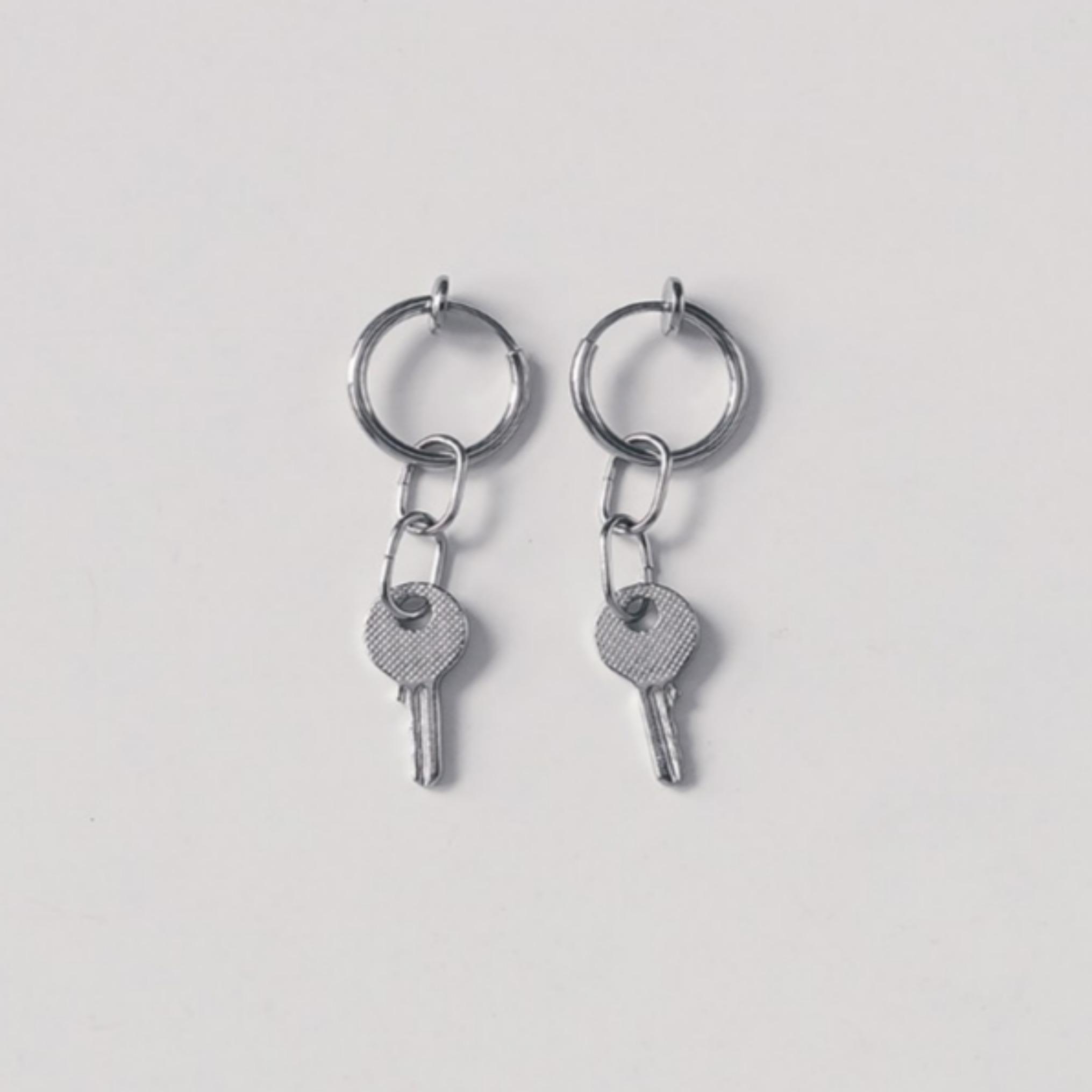 

[Стиль STRAY KIDS Hyunjin] Сталева сережка-ключ або манжета для вуха Ear Cuff